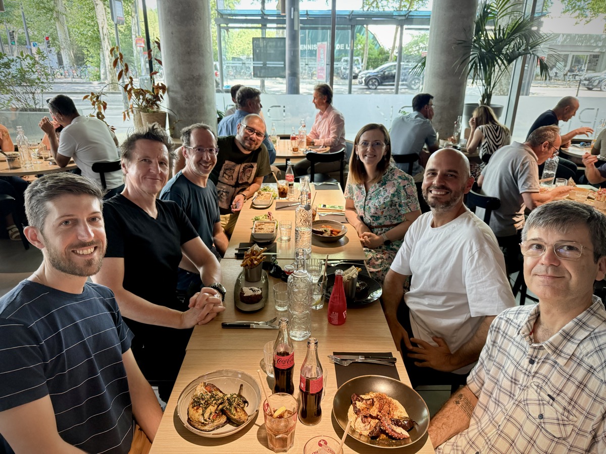 Group lunch with the UFSC visitors in Lyon
